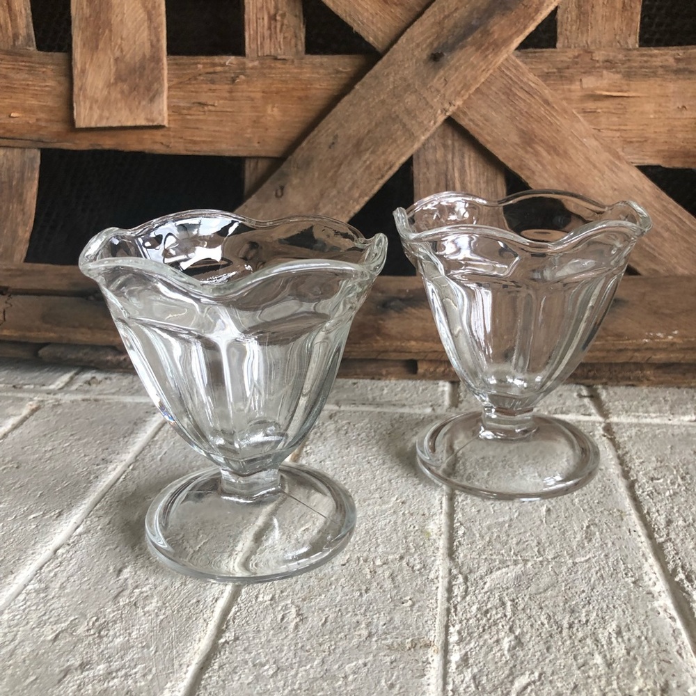 Medium/ small vintage clear glass sundae cups soda fountain style (#33)